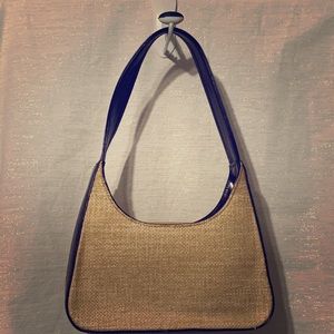 Woven straw shoulder bag